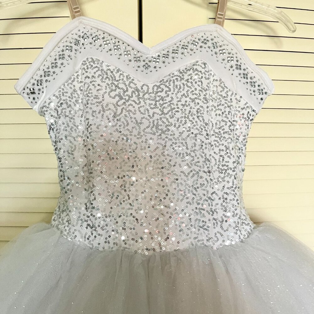 ‘Curtain Call’ White Sparkly Child’s Gown/Theatrical Dress* - Picture 2 of 7